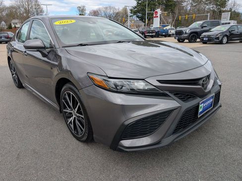 Used 2023 Toyota Camry SE FWD image 7