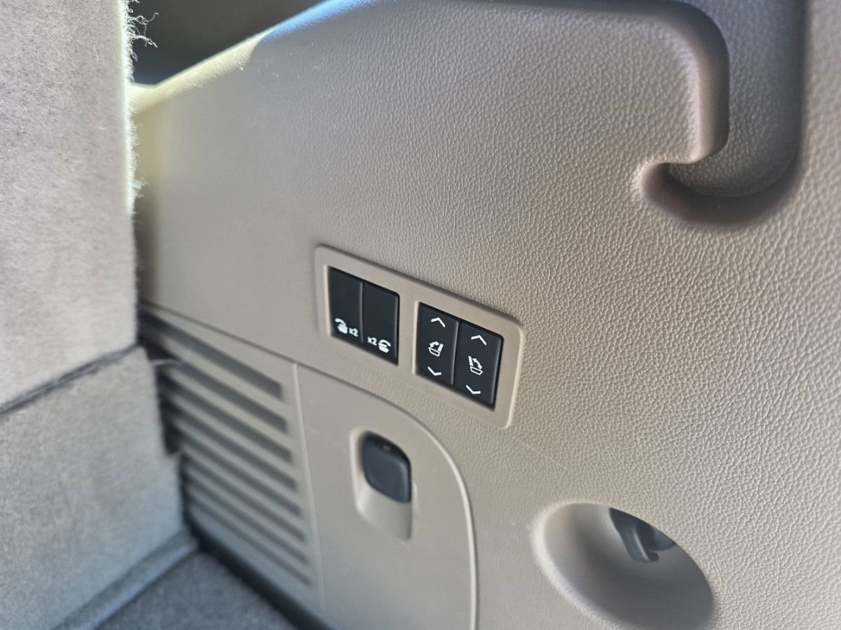 Used 2016 GMC Yukon SLT RWD image 15