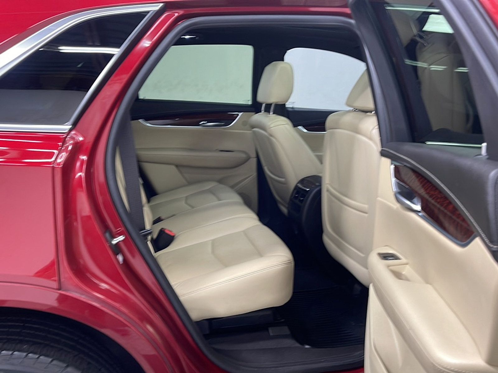 Used 2019 Cadillac XT5 Premium Luxury FWD image 19