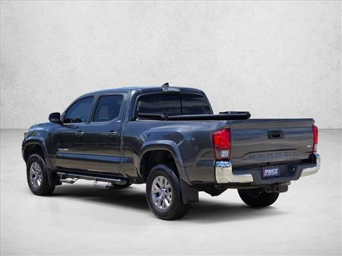 Used 2018 Toyota Tacoma SR5 RWD image 7