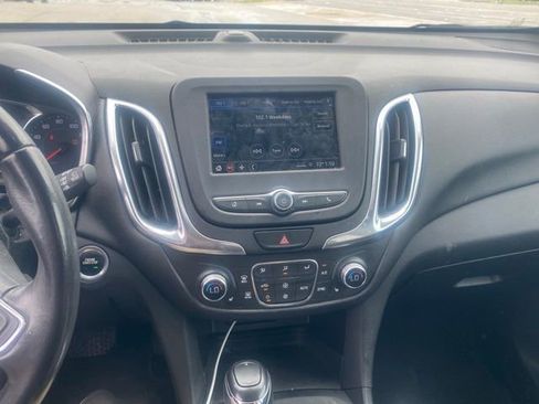 Used 2019 Chevrolet Equinox LT FWD image 10