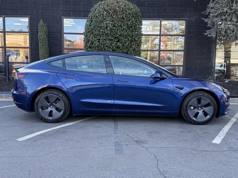 Used 2023 Tesla Model 3 Standard Range image 21