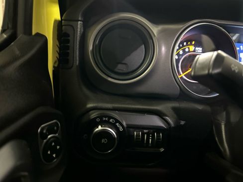 Used 2022 Jeep Wrangler Willys image 18