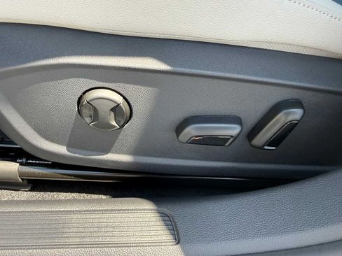 New 2026 Volkswagen Jetta SE FWD image 11