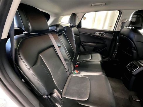 Used 2023 Kia Sportage EX image 16