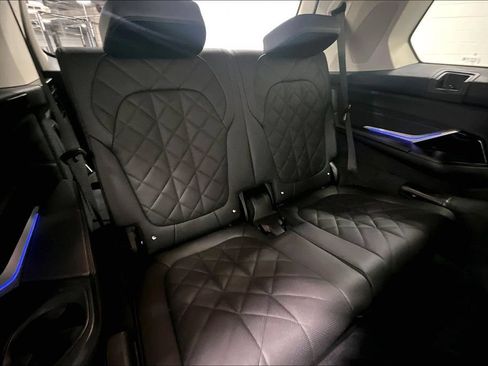 Used 2024 BMW X7 xDrive40i AWD/4WD image 30