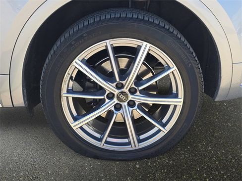 Used 2022 Audi SQ5 Premium Plus w/ Premium Plus Package image 37