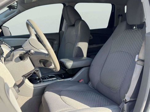 Used 2012 Chevrolet Traverse LS FWD image 19