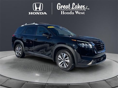 Used 2024 Nissan Pathfinder SL w/ Lighting Package (N92) image 7