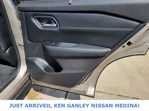 Certified 2026 Nissan Rogue Platinum w/ Platinum Premium Package AWD/4WD image 20