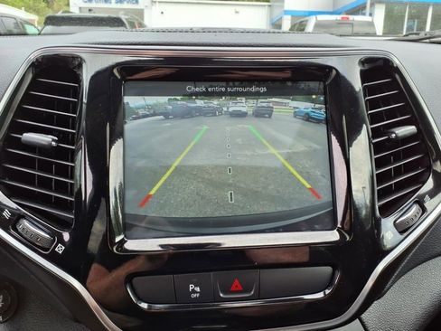 Used 2020 Jeep Cherokee Limited image 20