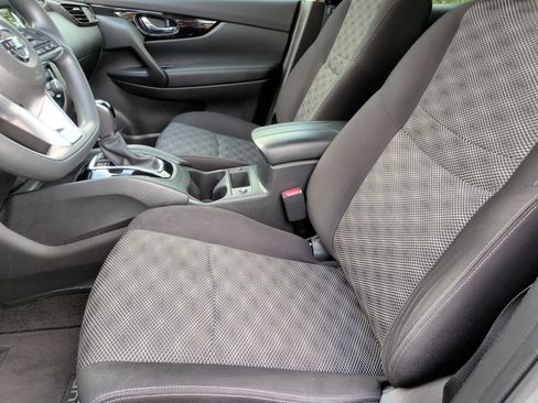 Used 2020 Nissan Rogue Sport SV FWD image 26