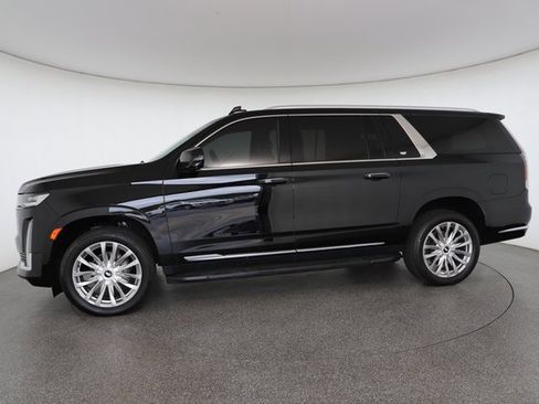 Used 2022 Cadillac Escalade ESV Premium Luxury image 5