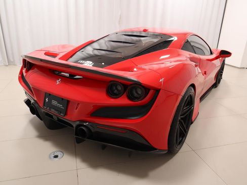 Used 2022 Ferrari F8 Tributo image 10