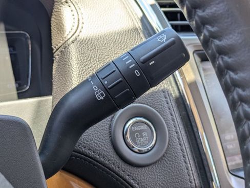 Used 2013 Lincoln MKX FWD w/ Wood Pkg image 12