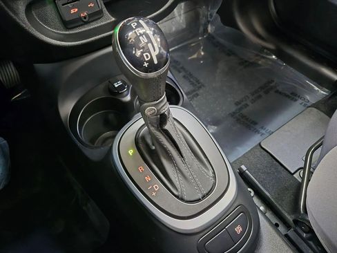 Used 2014 FIAT 500L Trekking w/ Popular Equipment Group image 34