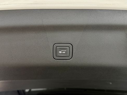 Certified 2024 Cadillac Escalade ESV Premium Luxury Platinum AWD/4WD image 50