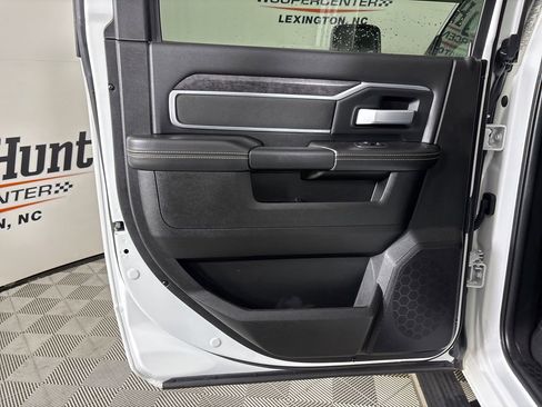 Used 2024 RAM 3500 SLT image 17