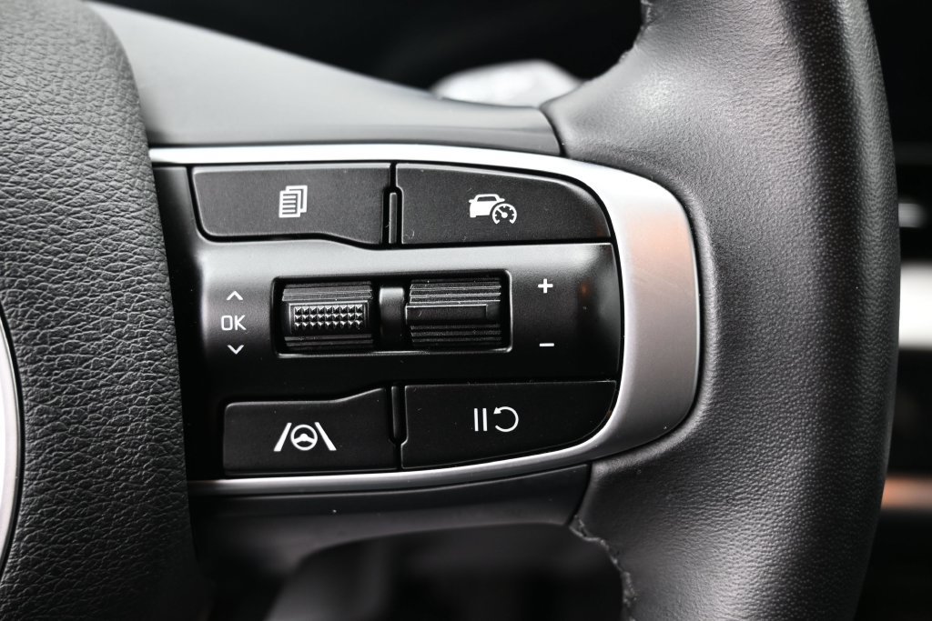 Used 2023 Kia Sportage EX AWD/4WD image 17