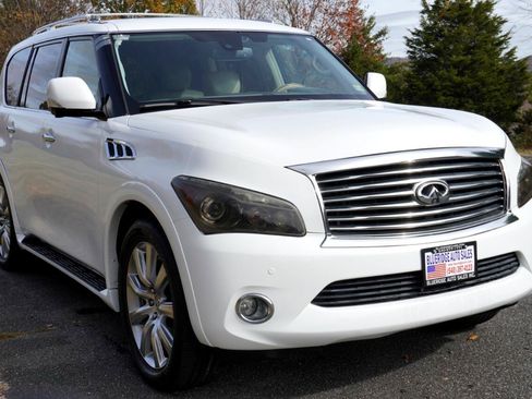Used 2011 INFINITI QX56 2WD w/ Deluxe Touring Pkg image 3