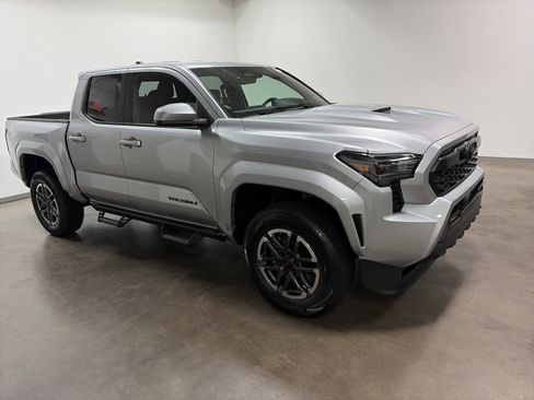 New 2025 Toyota Tacoma TRD Sport image 2