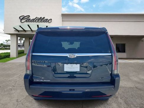 Used 2020 Cadillac Escalade Platinum image 4