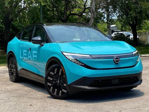Used 2026 Nissan Leaf Platinum+ w/ Floor Mat Package (Platinum+) FWD image 3
