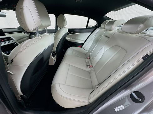 Used 2025 Genesis G70 2.5T image 27