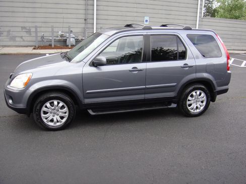 Used 2005 Honda CR-V SE image 1