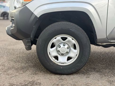 Used 2019 Toyota Tacoma SR image 9
