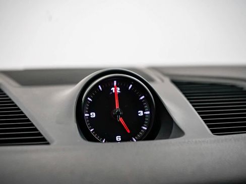 Used 2023 Porsche Cayenne S Platinum image 24