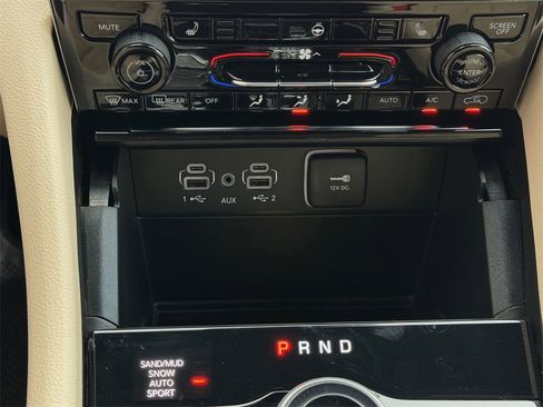 New 2025 Jeep Grand Cherokee Limited w/ Trailer Tow Package image 16