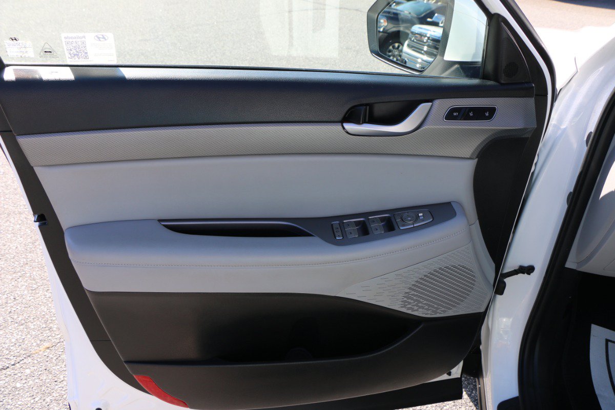 Used 2025 Hyundai Palisade SEL FWD image 17