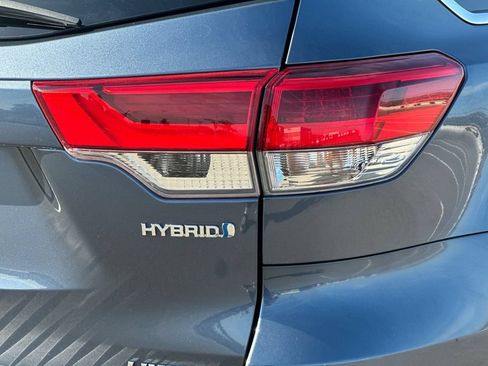 Used 2017 Toyota Highlander Limited Platinum AWD/4WD image 28