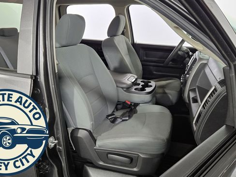 Used 2018 RAM 2500 Tradesman w/ Snow Chief Group image 32