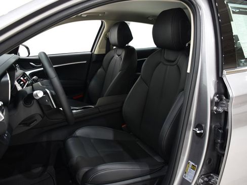 New 2026 Genesis G70 2.5T image 18