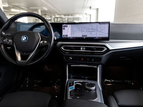 Used 2023 BMW i4 eDrive35 RWD image 10