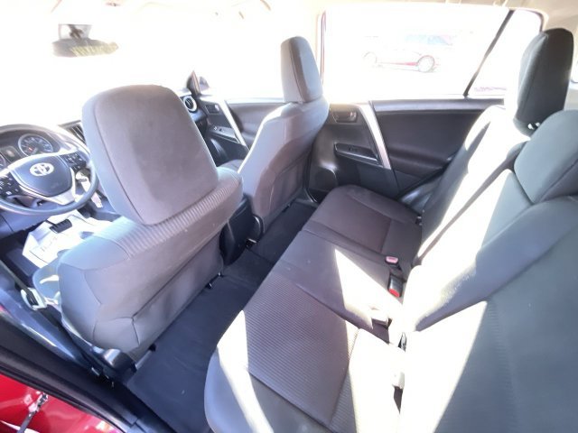 Used 2017 Toyota RAV4 LE FWD image 19