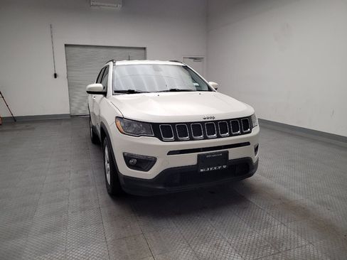 Used 2018 Jeep Compass Latitude FWD image 14