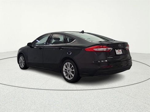 Used 2020 Ford Fusion SE image 6