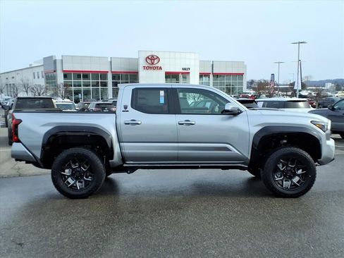 New 2026 Toyota Tacoma SR5 image 3