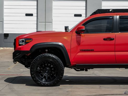 Used 2023 Toyota Tacoma TRD Pro AWD/4WD image 7