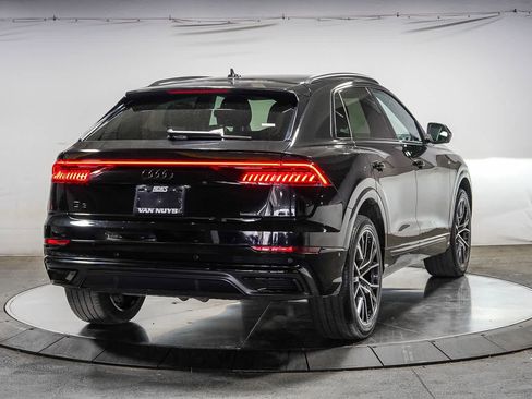 Used 2023 Audi Q8 Premium Plus AWD/4WD image 4