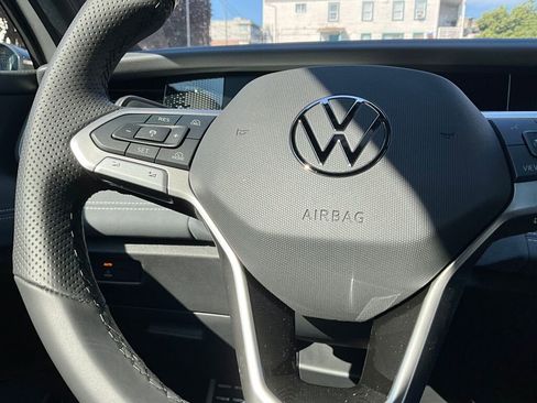 New 2025 Volkswagen Tiguan SE R-Line image 21