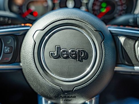 Used 2021 Jeep Gladiator Mojave AWD/4WD image 23