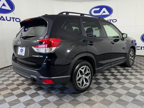 Used 2024 Subaru Forester Premium image 6
