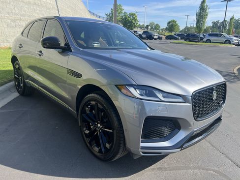Used 2025 Jaguar F-PACE R-Dynamic S image 9