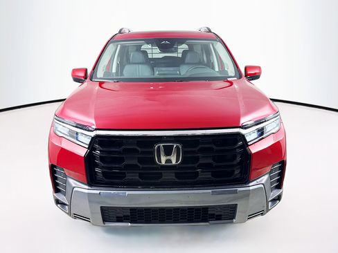 New 2026 Honda Pilot Touring image 3
