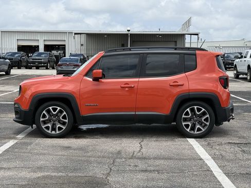 Used 2016 Jeep Renegade Latitude FWD image 8