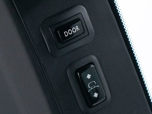 Certified 2026 Rolls-Royce Cullinan Black Badge AWD/4WD image 31